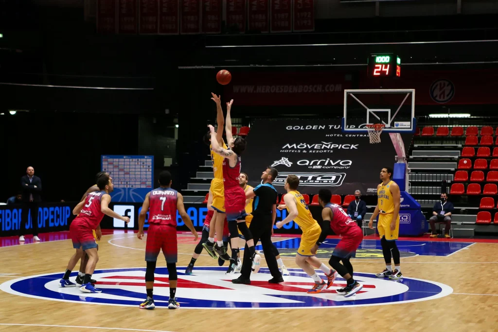 Glossario Basket: la guida a termini, ruoli e regole della pallacanestro 5 Palla a Due Glossario Basket