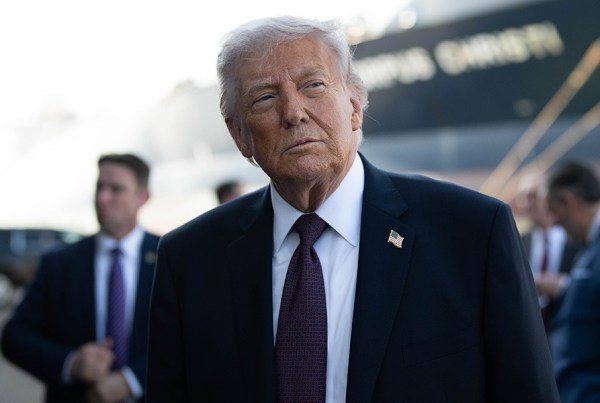 Donald Trump finale Mondiali 2026 premiazione trofeo