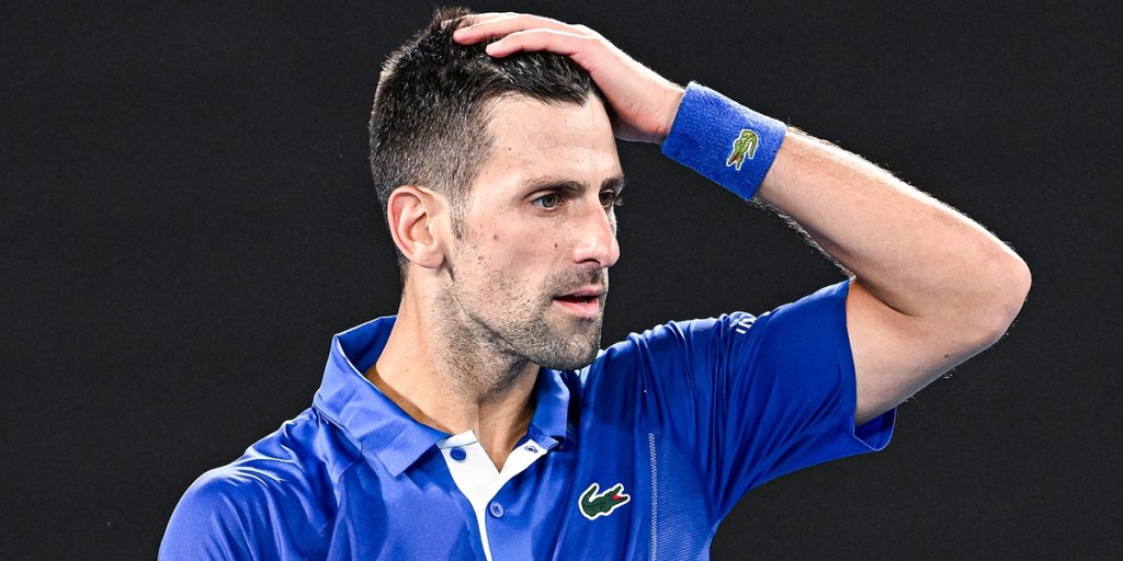 Djokovic fuori US Open 2026: Navone vince dopo 4 ore e 36 minuti 15 Djokovic fuori US Open 2026, Novak Djokovic in campo durante la sfida contro Mariano Navone a New York.