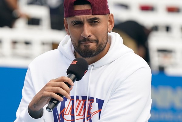 Nick Kyrgios torna a giocare dopo la sospensione nel tennis